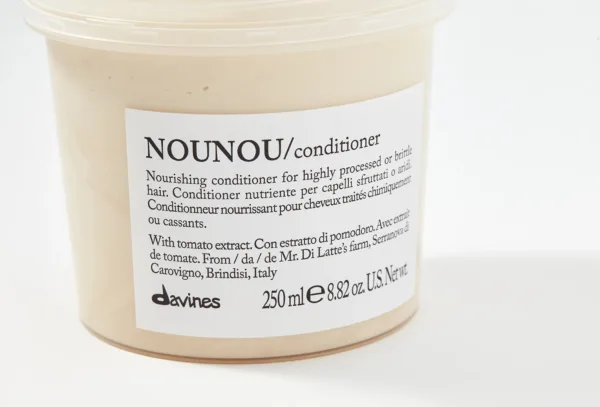 NOUNOU conditioner - Питательный кондиционер, облегчающий расчесывание волос