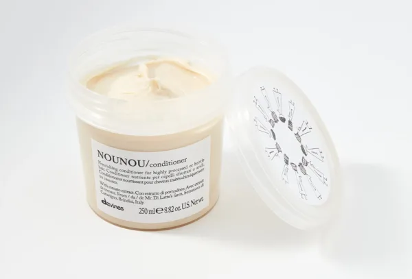 NOUNOU conditioner - Питательный кондиционер, облегчающий расчесывание волос